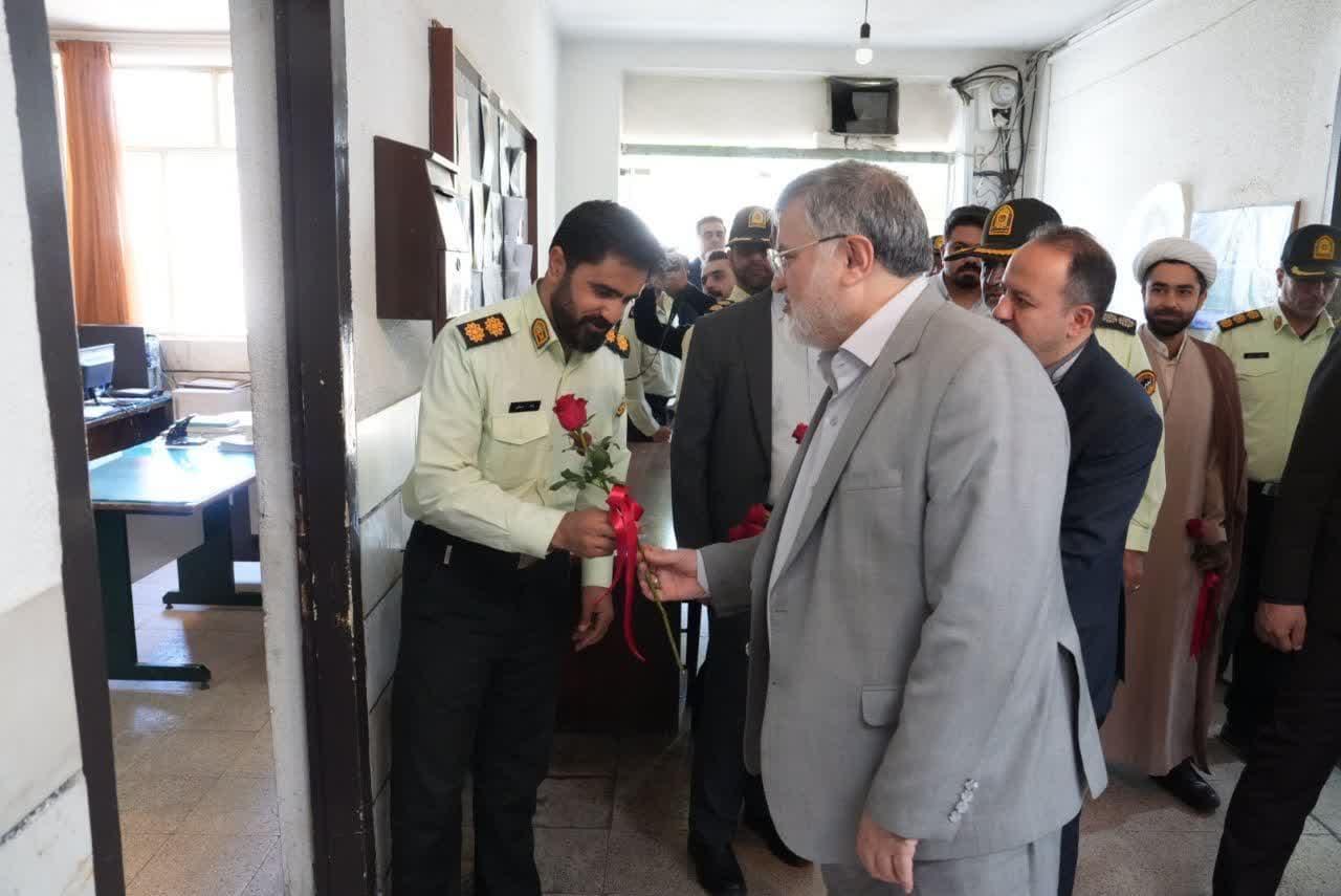 آلبوم تصویری / تجلیل استاندار آذربایجانغربی از فرماندهان و کارکنان انتظامی