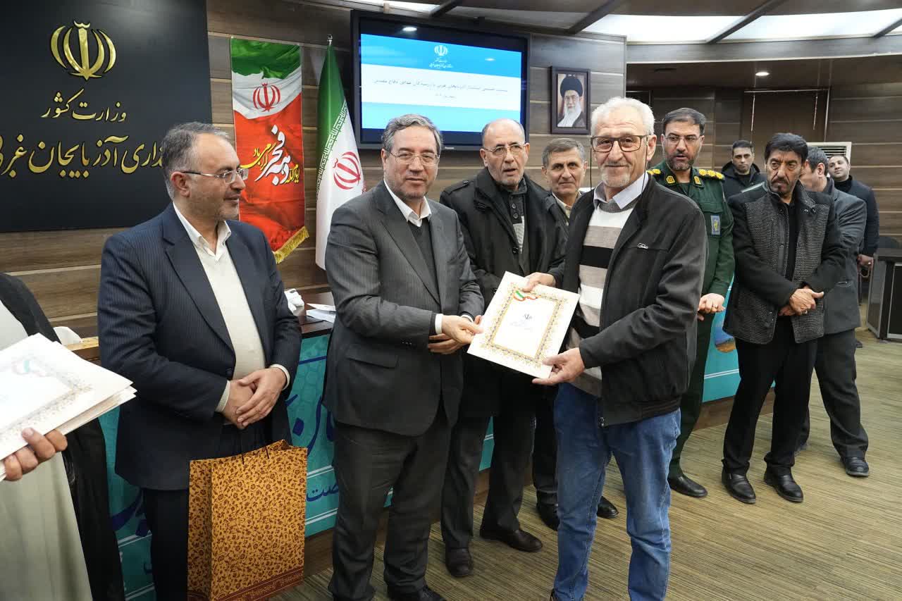 برگزاری نشست صمیمی استاندار آذربایجان‌غربی با رزمندگان غواص دفاع مقدس + تصاویر