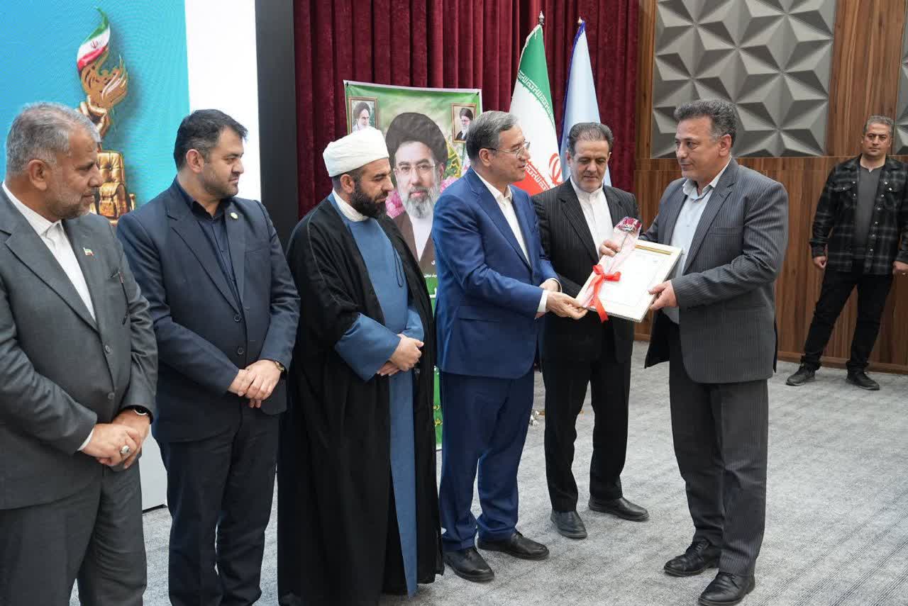 آلبوم تصویری / برگزاری آیین تجلیل از معلمان نمونه آذربایجانغربی