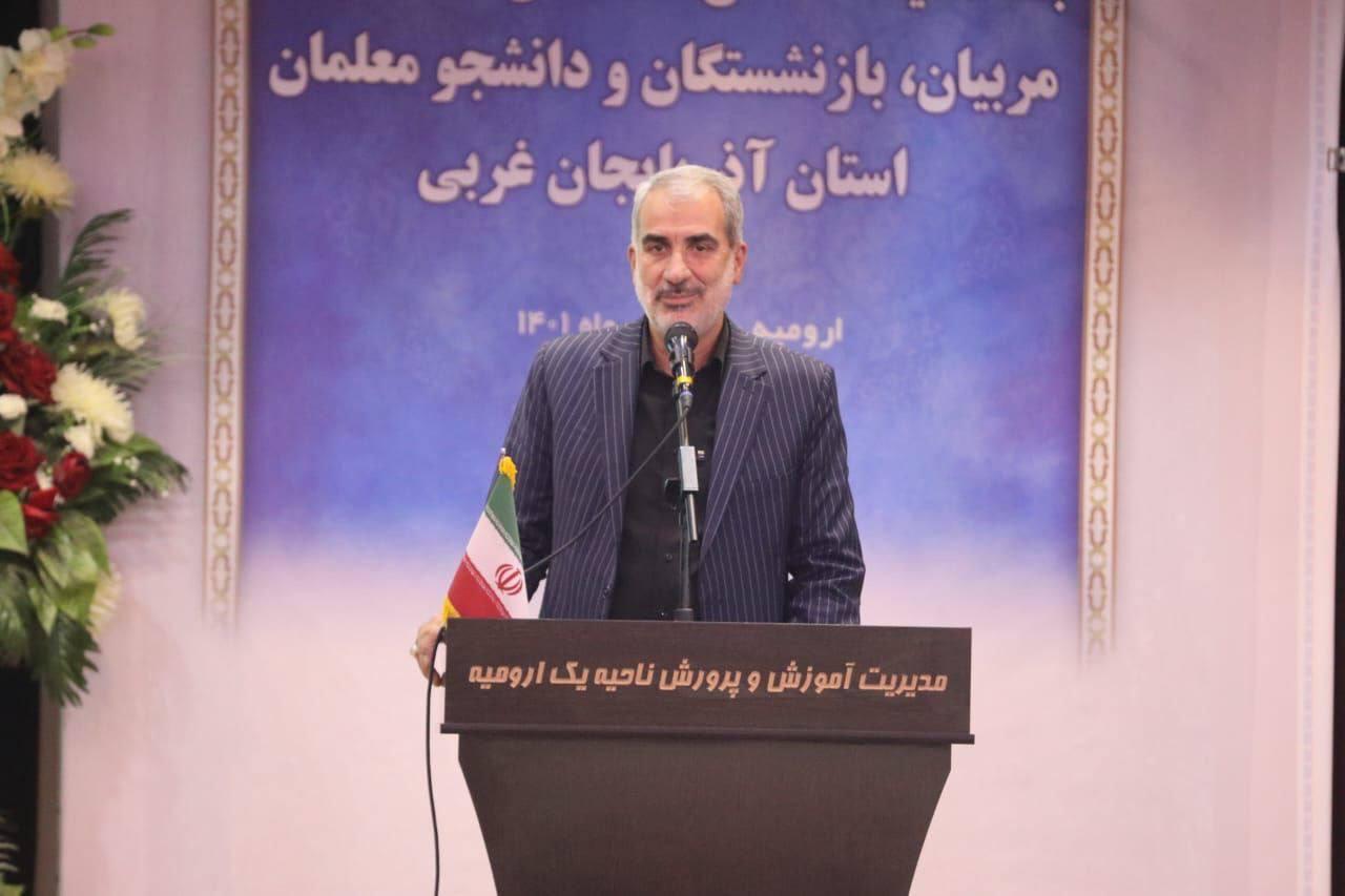 آلبوم تصویری / دیدار صمیمی وزیر آموزش و پرورش با جمعی از فرهنگیان آذربایجان غربی