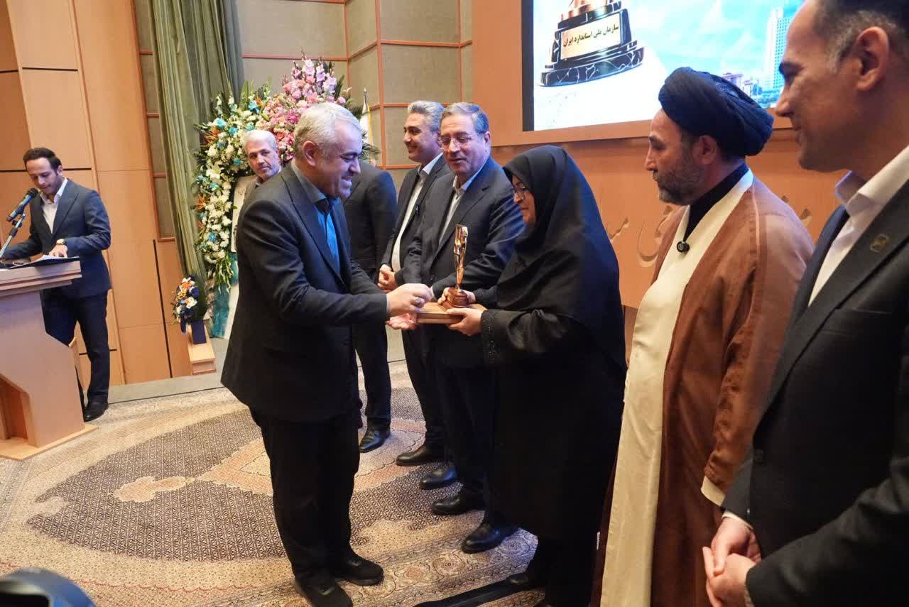 آلبوم تصویری / برگزاری آیین تجلیل از واحدهای نمونه استاندارد آذربایجانغربی