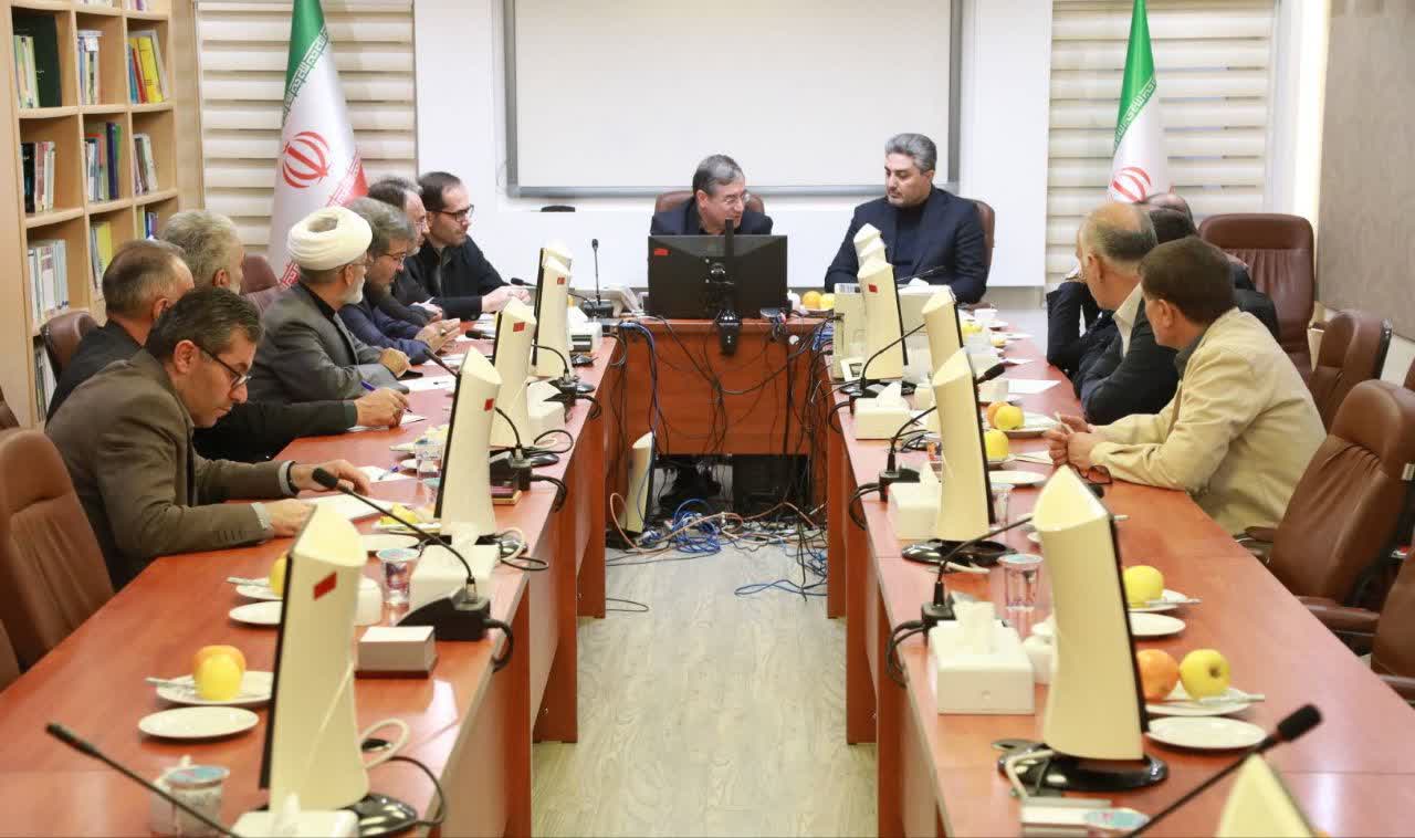 برگزاری نشست مشترک استاندار آذربایجان‌غربی با اعضای مجمع نمایندگان استان + تصاویر