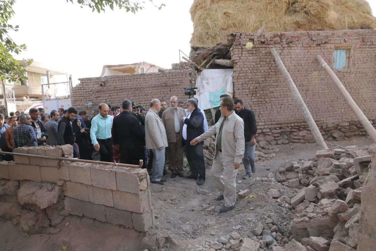 آلبوم تصویری / حضور وزیر کشور در مناطق زلزله زده شهرستان خوی
