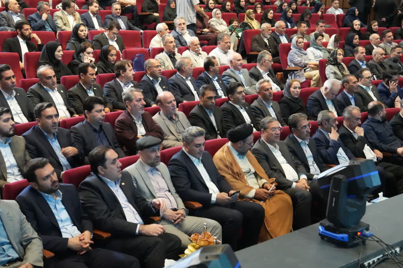 برگزاری آیین تجلیل از صنعتگران، معدنکاران و پیشکسوتان عرصه تولید در آذربایجانغربی + تصاویر