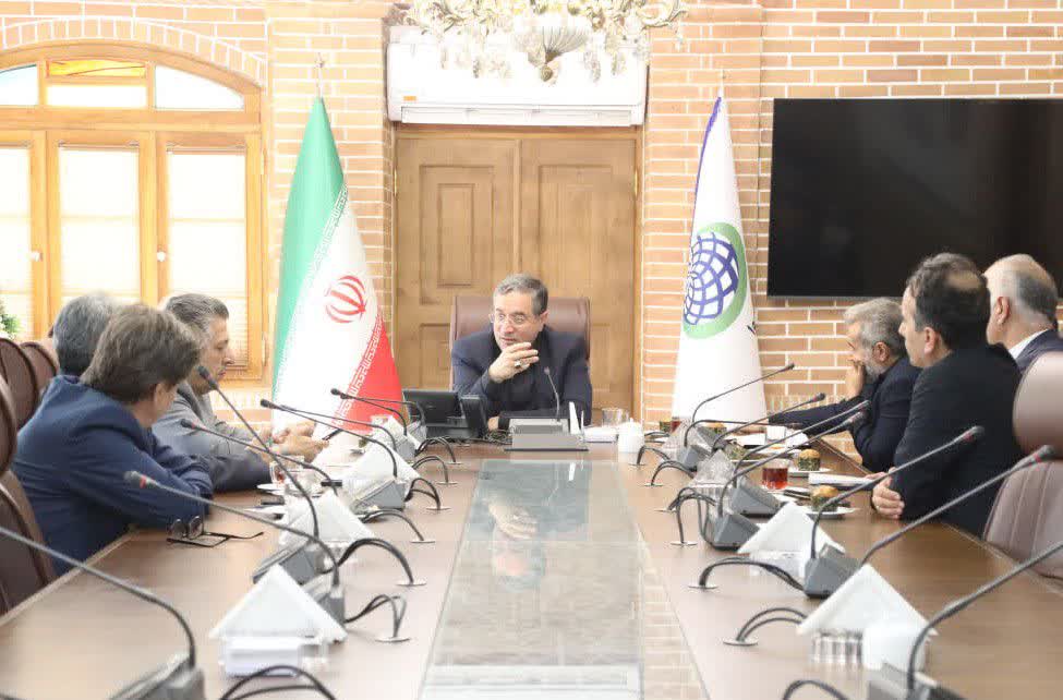 تأکید استاندار آذربایجان‌غربی بر حمایت بانکی از چرخه تولید و تجارت استان