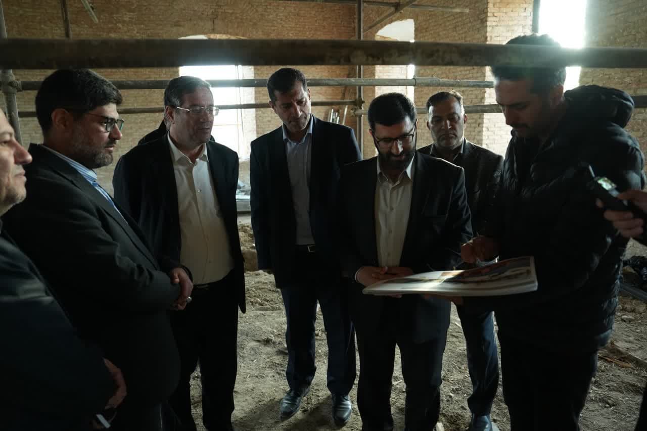 بازدید استاندار آذربایجانغربی از روند آماده سازی مرکز خدمات سرمایهگذاری استان + تصاویر