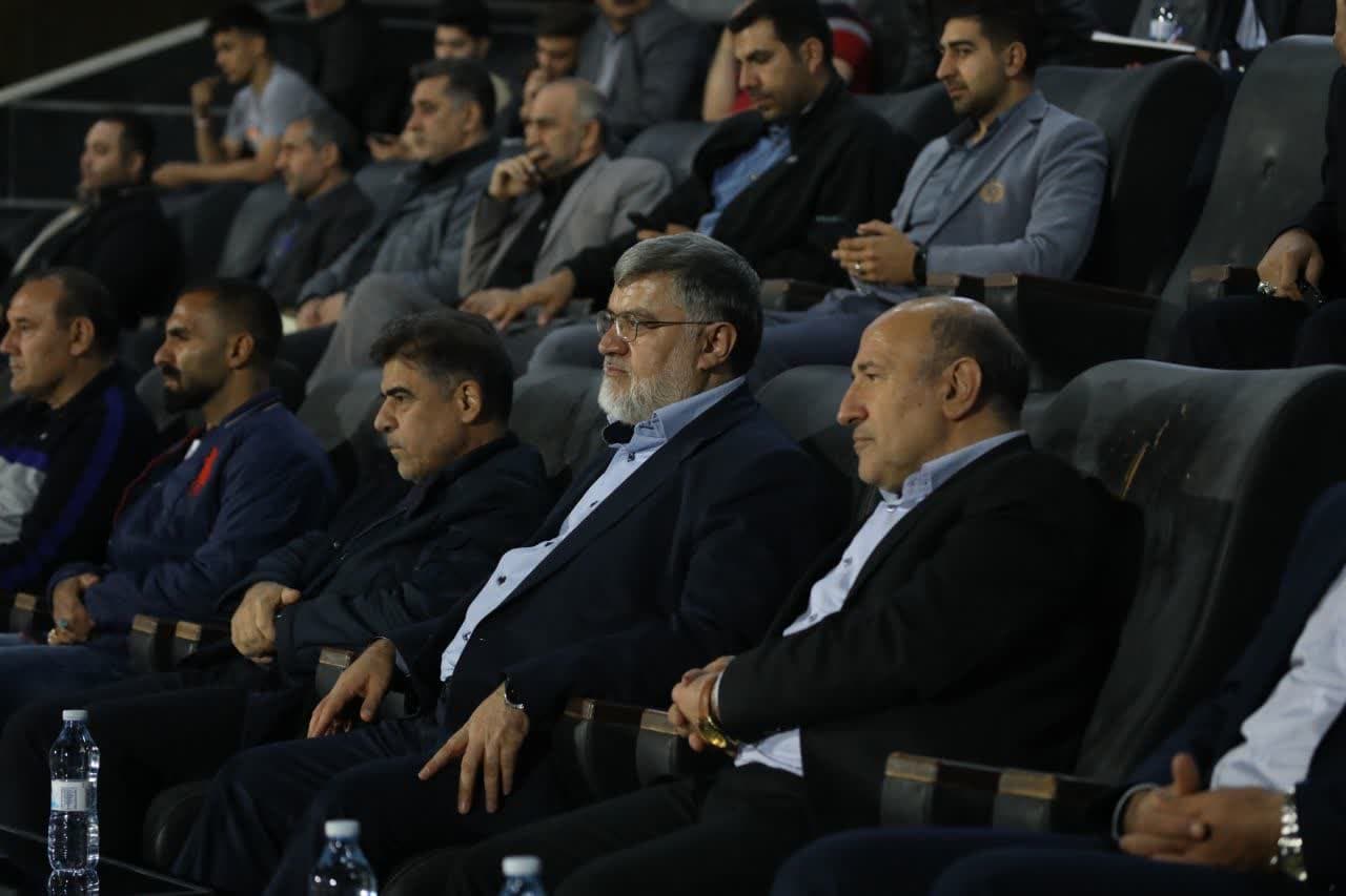 آلبوم تصویری / حضور استاندار آذربایجانغربی در ورزشگاه 15 هزار نفری شهید باکری