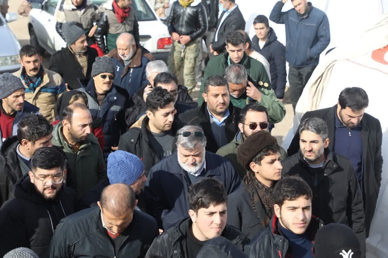 بازدید فرمانده سپاه پاسداران انقلاب اسلامی از روند اسکان اضطراری زلزله زدگان شهرستان خوی + تصاویر