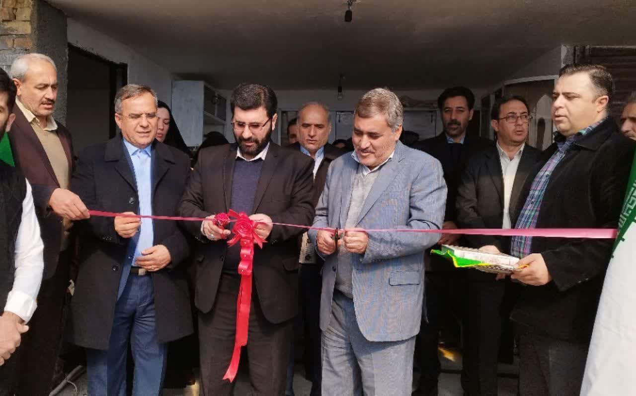 بهره برداری از طرح گلخانه هیدروپونیک توت فرنگی و واحد مرغداری تخم گذار در ارومیه