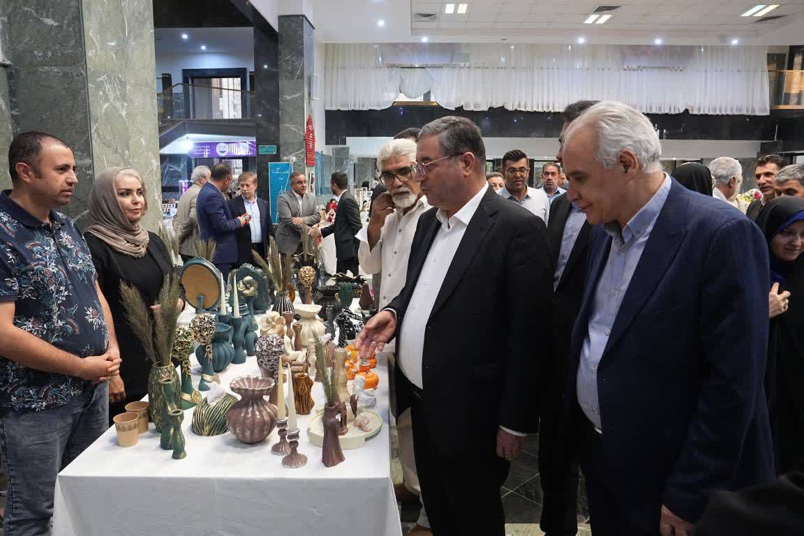 بازدید استاندار آذربایجان‌غربی از نمایشگاه صنایع‌دستی ارومیه + تصاویر