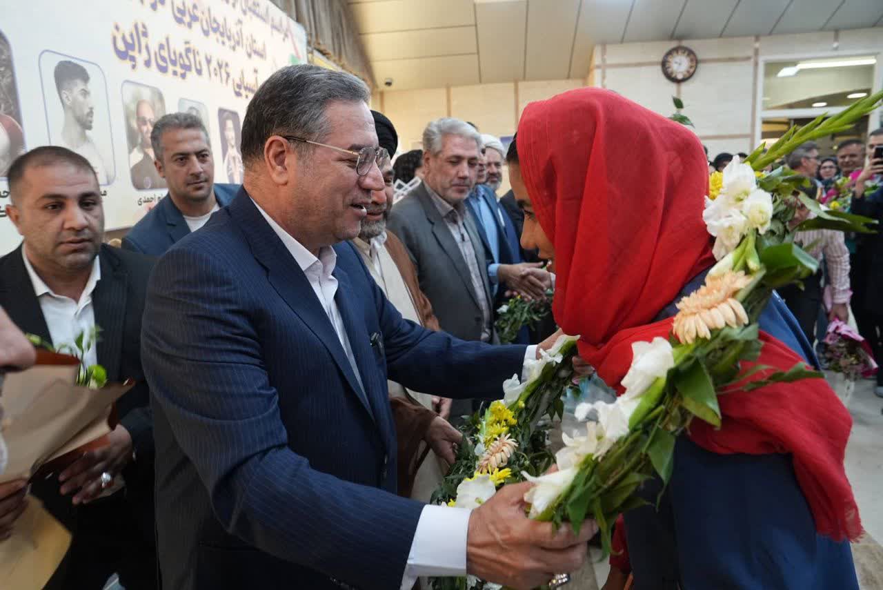 استقبال غرورآفرین از قهرمانان آذربایجانغربی در بازگشت از بازیهای آسیایی 2026 + تصاویر