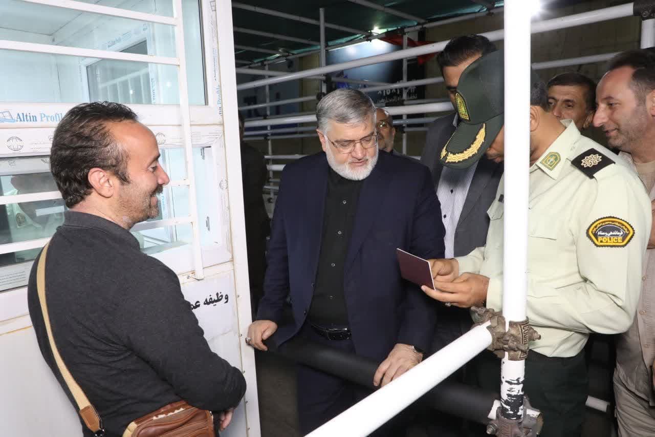 آلبوم تصویری / بازدید شبانه استاندار آذربایجانغربی از روند تردد زائران اربعین حسینی از مرز تمرچین