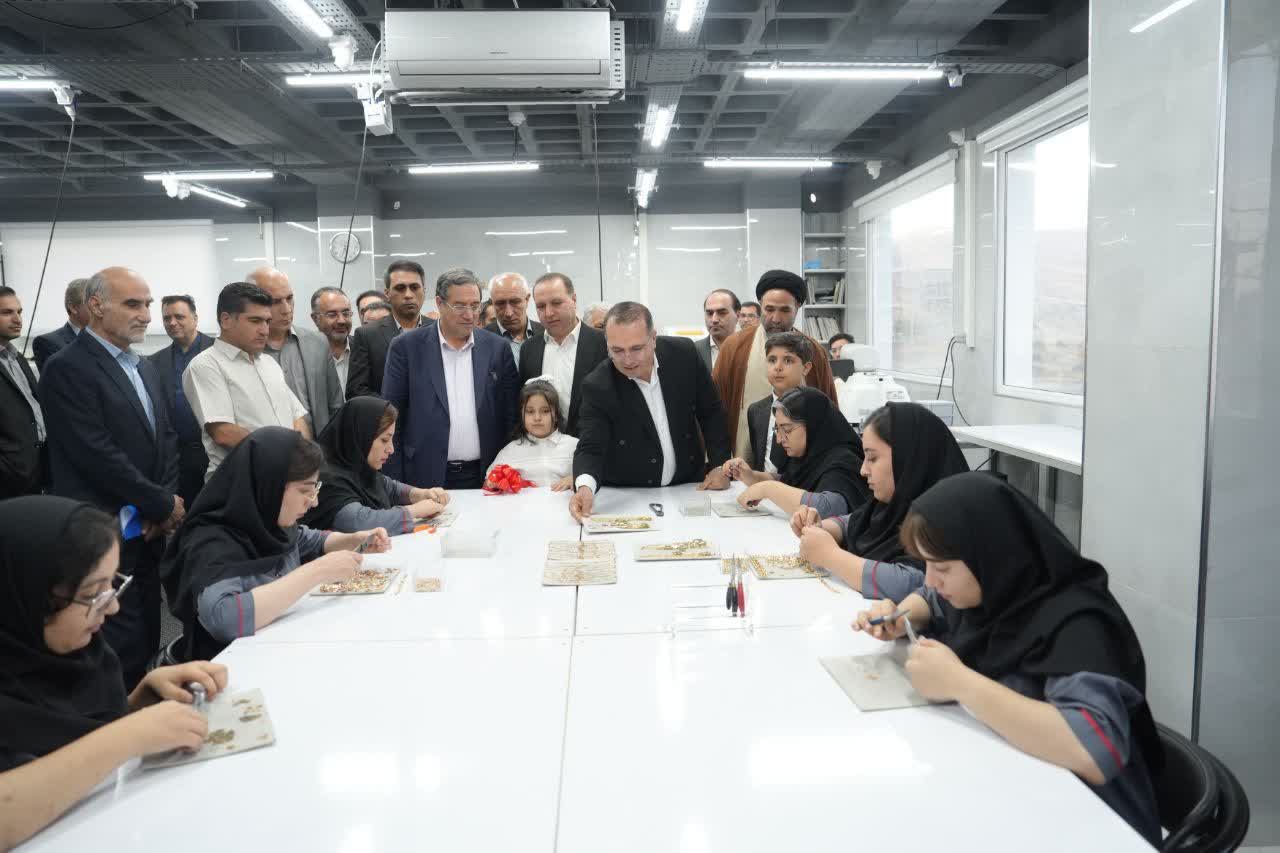 آلبوم تصویری / برگزاری آیین بهرهبرداری از مرکز ساخت و تولید طلا و جواهر در ارومیه