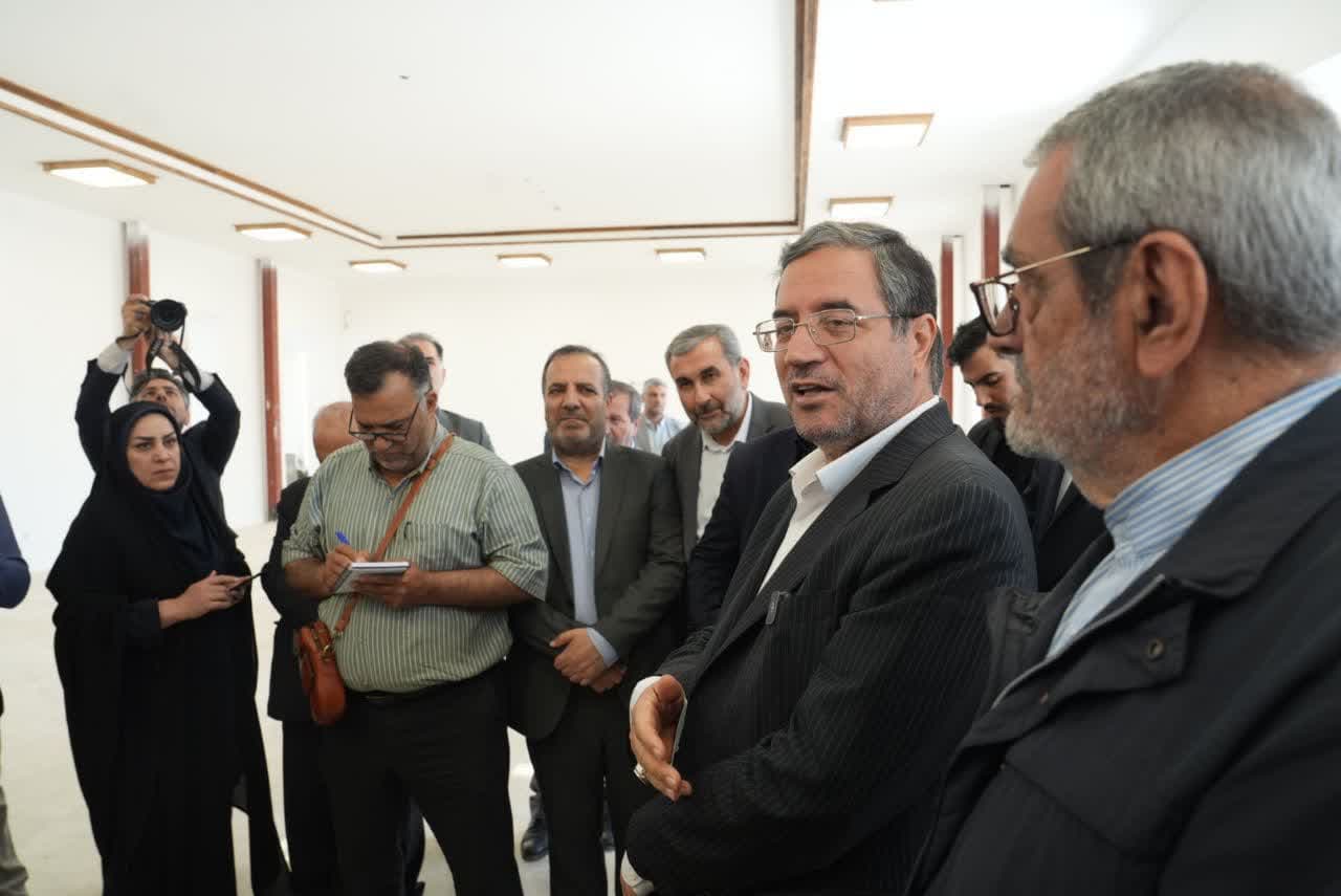 آلبوم تصویری / بازدید استاندار آذربایجانغربی از روند آمادهسازی ساختمان مرکز خدمات سرمایهگذاری استان