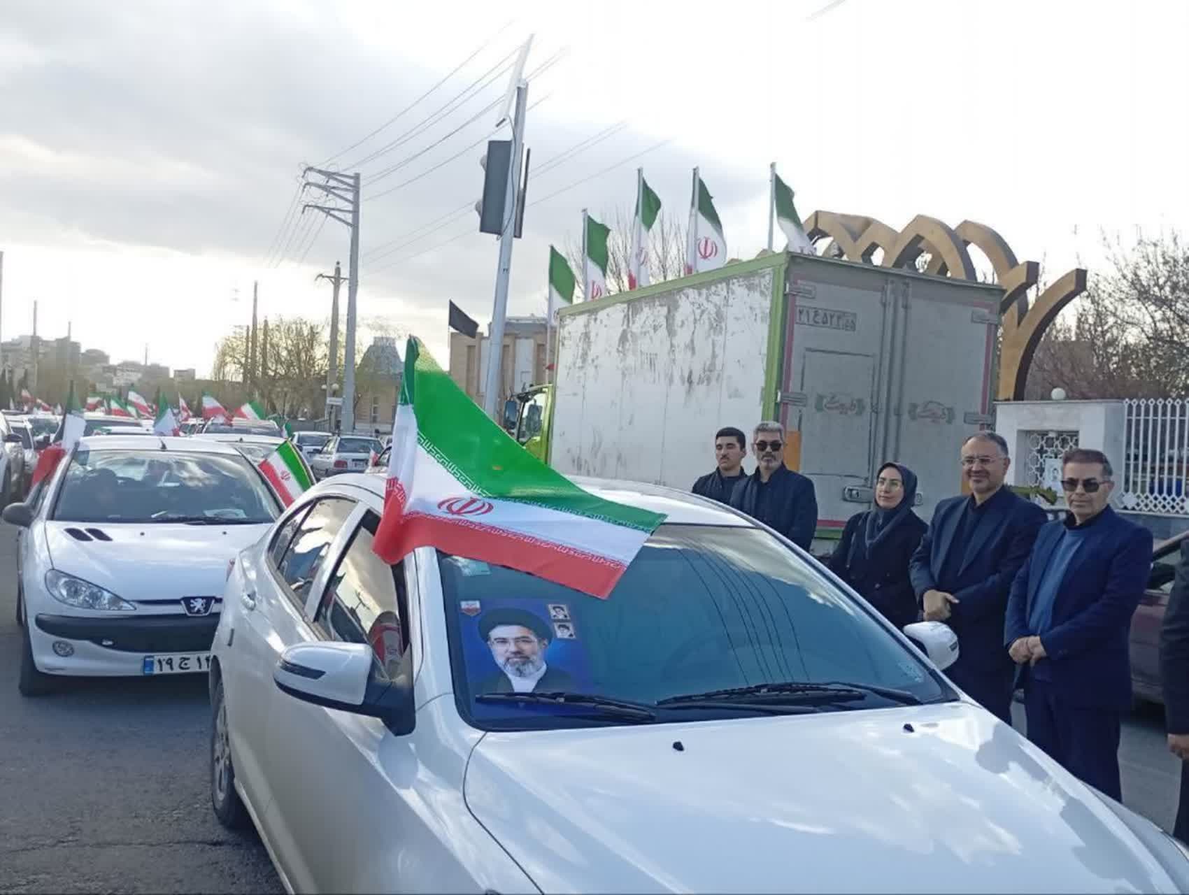 کاروان خودرویی مردم انقلابی ارومیه جلوه‌ای دیگر از اتحاد و همدلی