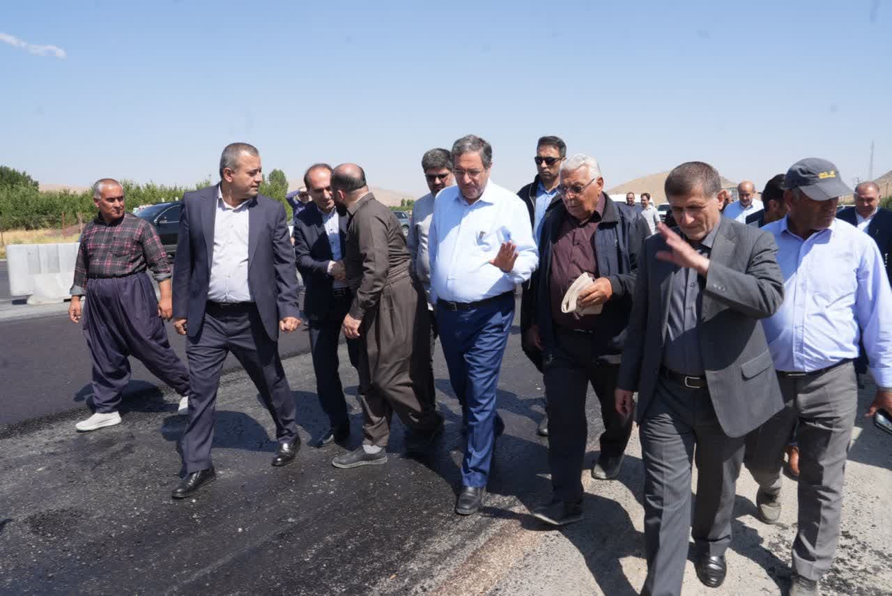 بازدید استاندار آذربایجانغربی از عملیات راهسازی محور نقده - پیرانشهر + تصاویر