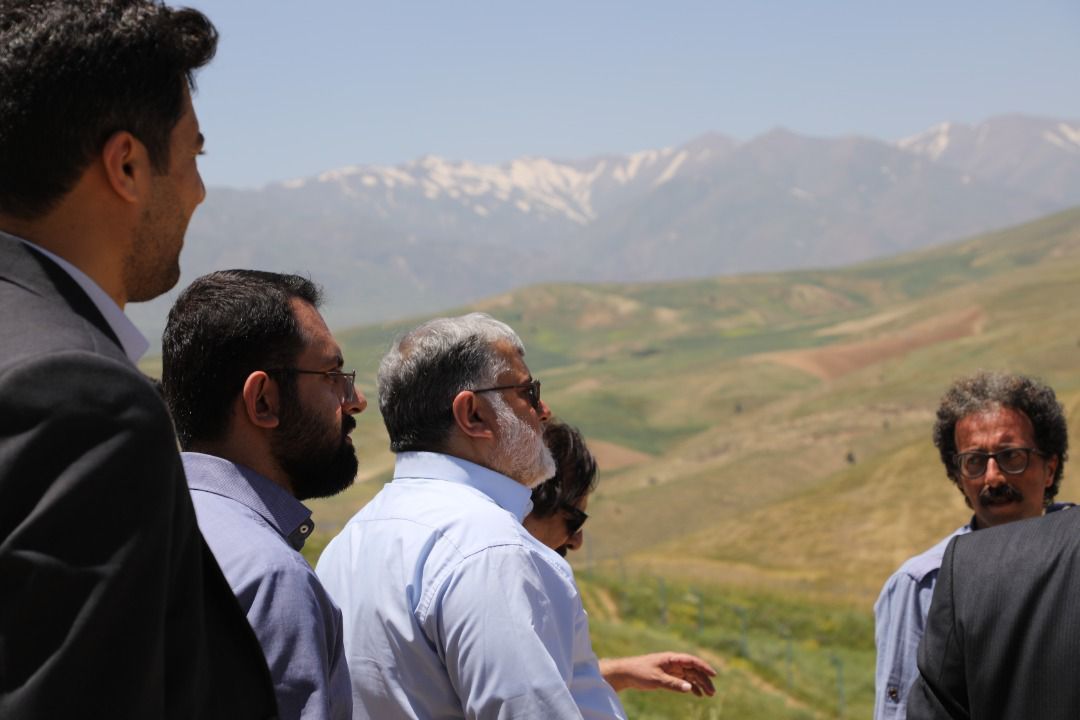حضور استاندار آذربایجانغربی در محل فیلمبرداری فیلم "در آغوش درخت"