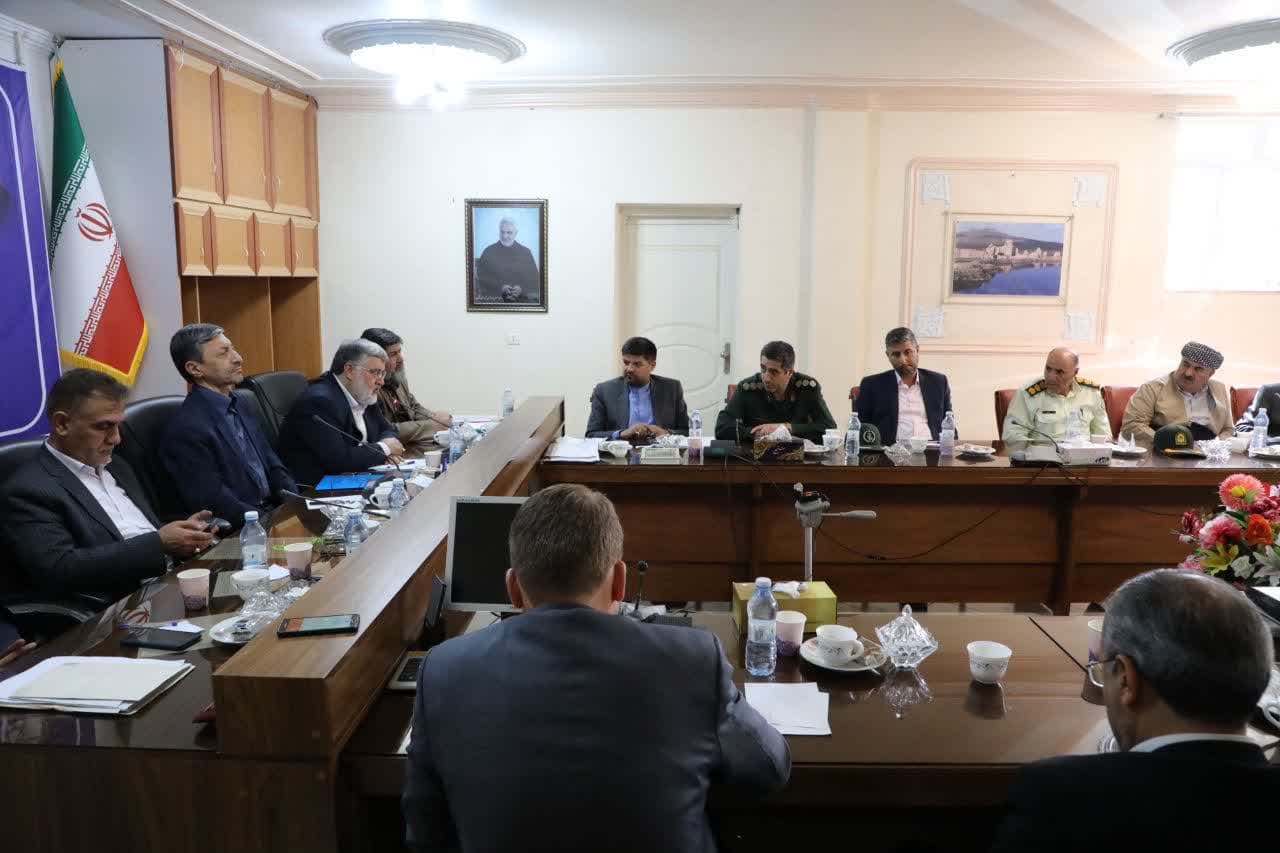 آلبوم تصویری / برگزاری جلسه ستاد محرومیت زدایی بنیاد مستضعفان انقلاب اسلامی در تکاب