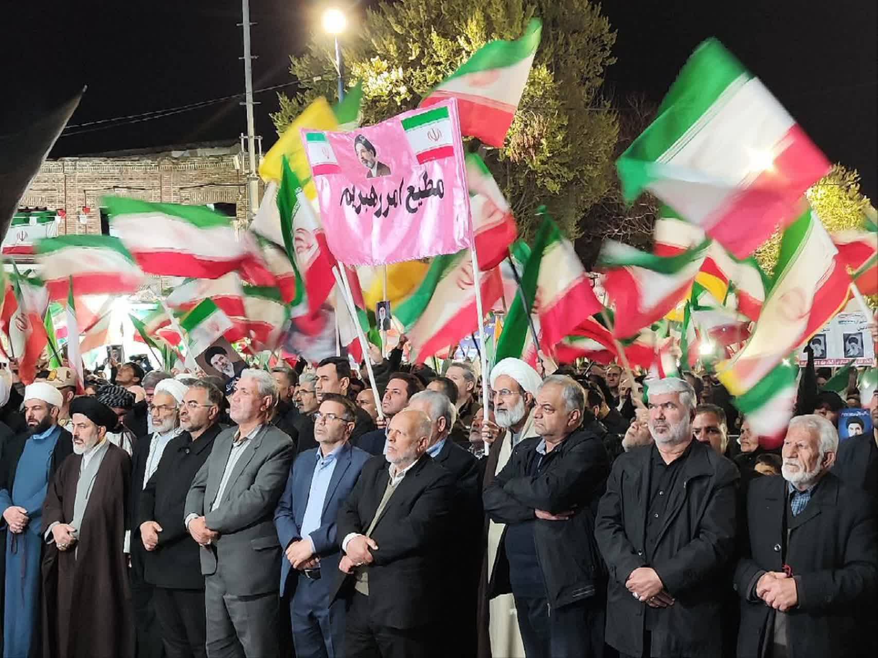 تداوم حضور آگاهانه مردم در اولین شب اردیبهشت ماه/ ارومیه یکپارچه و متحد