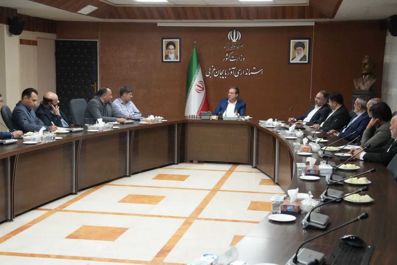 برگزاری نشست اعضای هیئت فوتبال و تیم نود ارومیه با استاندار آذربایجانغربی + تصاویر