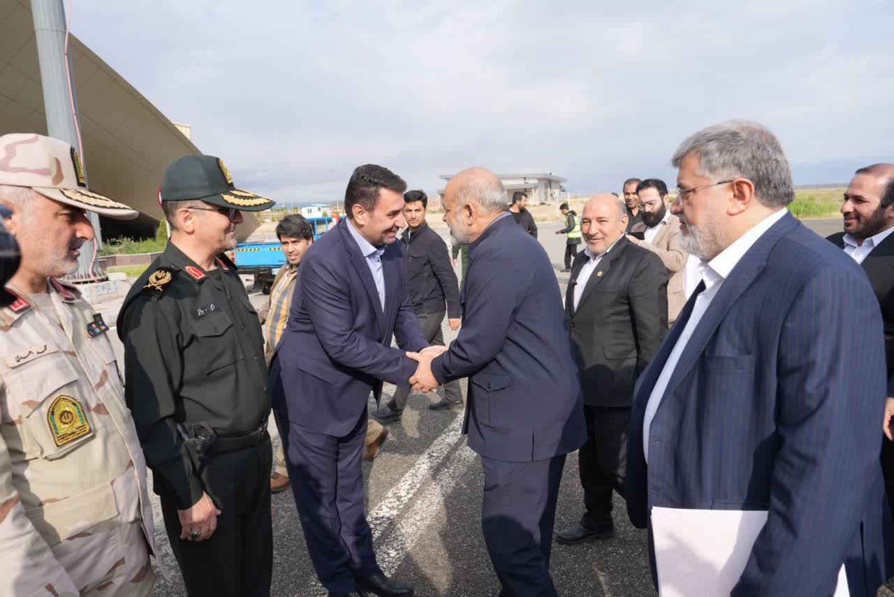 وزیر کشور با استقبال استاندار آذربایجانغربی وارد ماکو شد + تصاویر