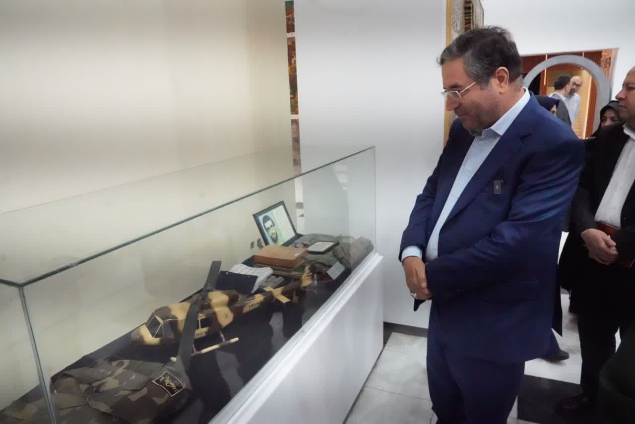 بازدید استاندار آذربایجانغربی از اداره کل و موزه حفظ آثار و نشر ارزشهای دفاع مقدس استان + تصاویر