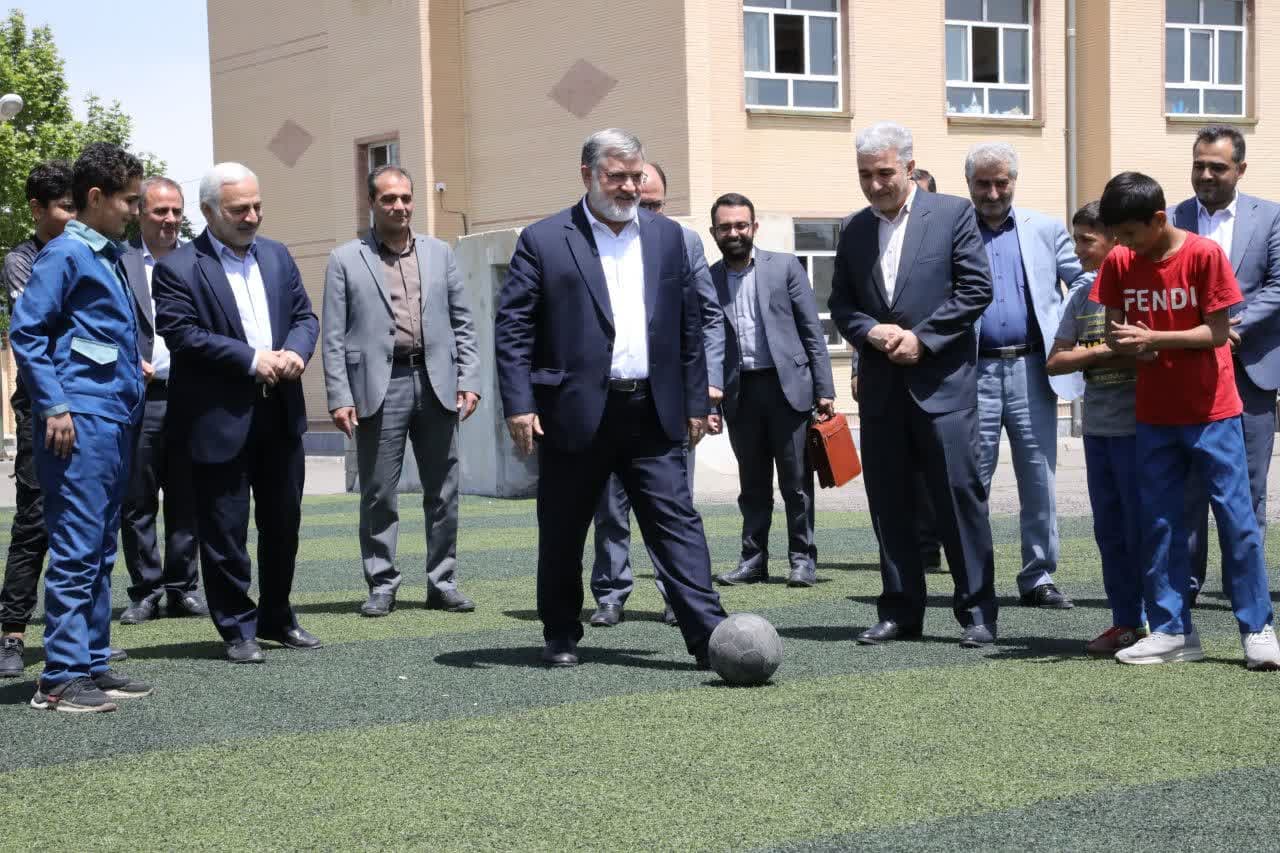آلبوم تصویری / حضور استاندار آذربایجانغربی در جمع معلمان مدرسه شهید عبدیلی