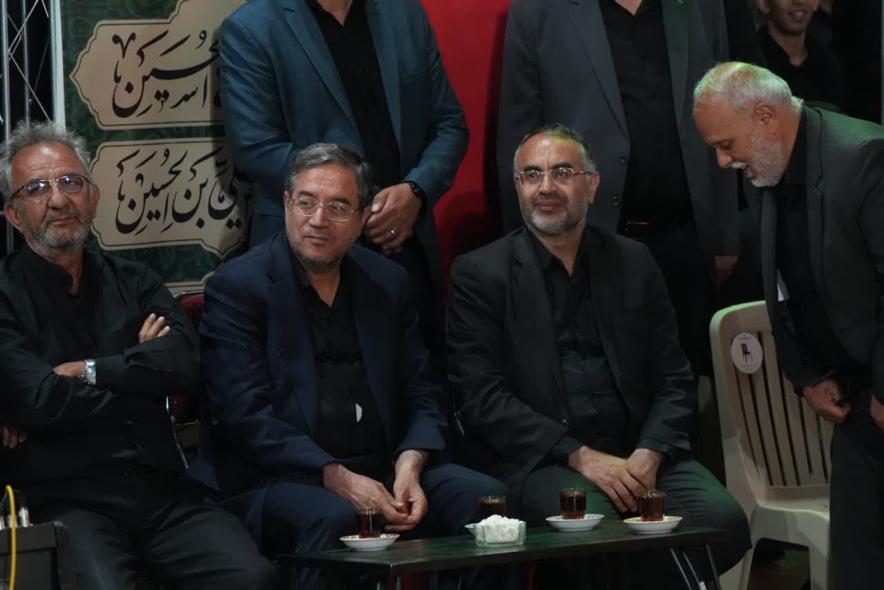 برگزاری آیین عزاداری شب عاشورای شهادت اباعبدالله الحسین (ع) در مسجد مهدیالقدم ارومیه + تصاویر