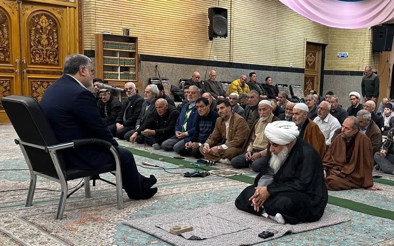 حضور استاندار آذربایجانغربی در جمع نمازگزاران مسجد جنرال ارومیه + تصاویر
