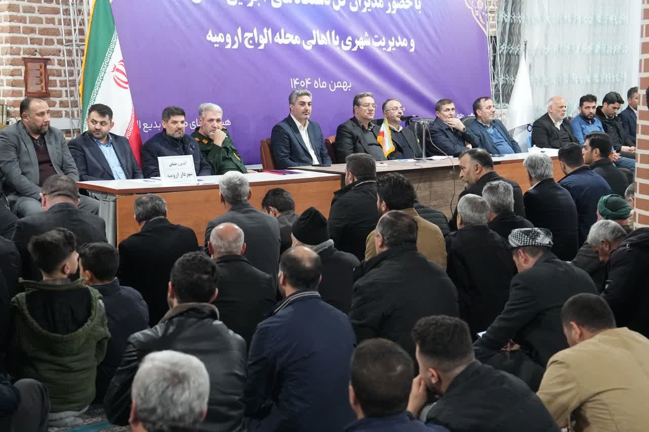 دیدار مردمی و محله‌محور استاندار آذربایجان‌غربی با اهالی محله الواج ارومیه + تصاویر