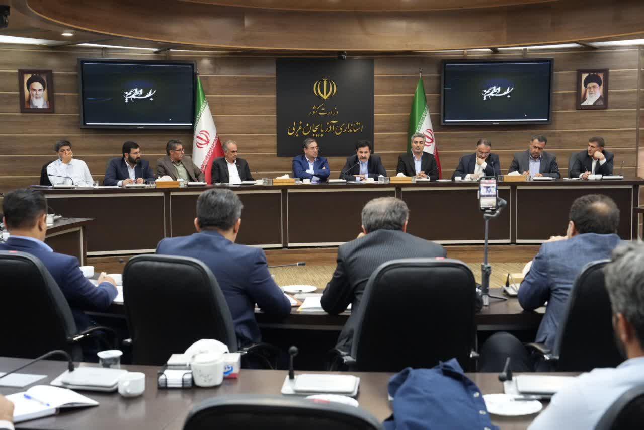 آلبوم تصویری / برگزاری نشست مسئولان و نمایندگان استان و استاندار آذربایجانغربی با معاون رئیسجمهور