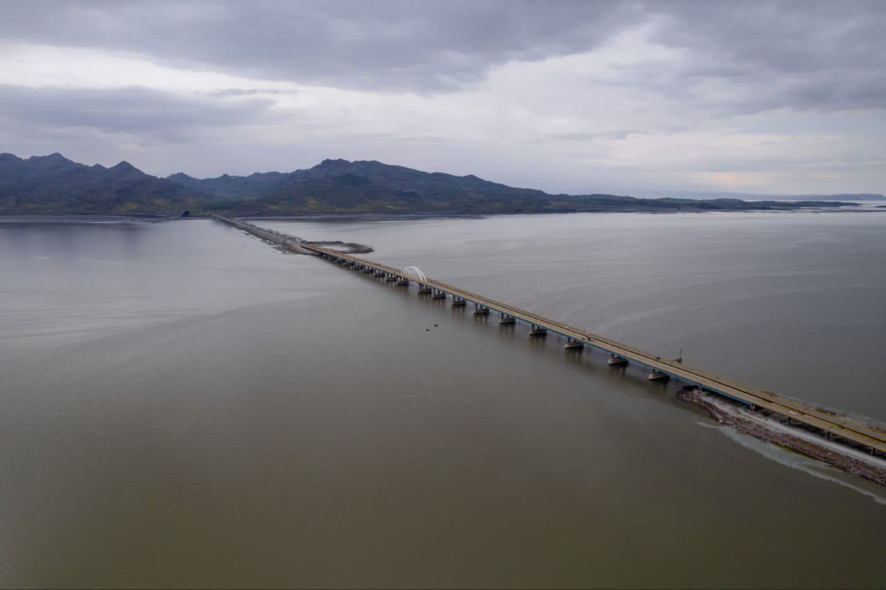 آلبوم تصویری / بازدید معاون رئیس‌جمهور و استاندار آذربایجان‌غربی از دریاچه ارومیه
