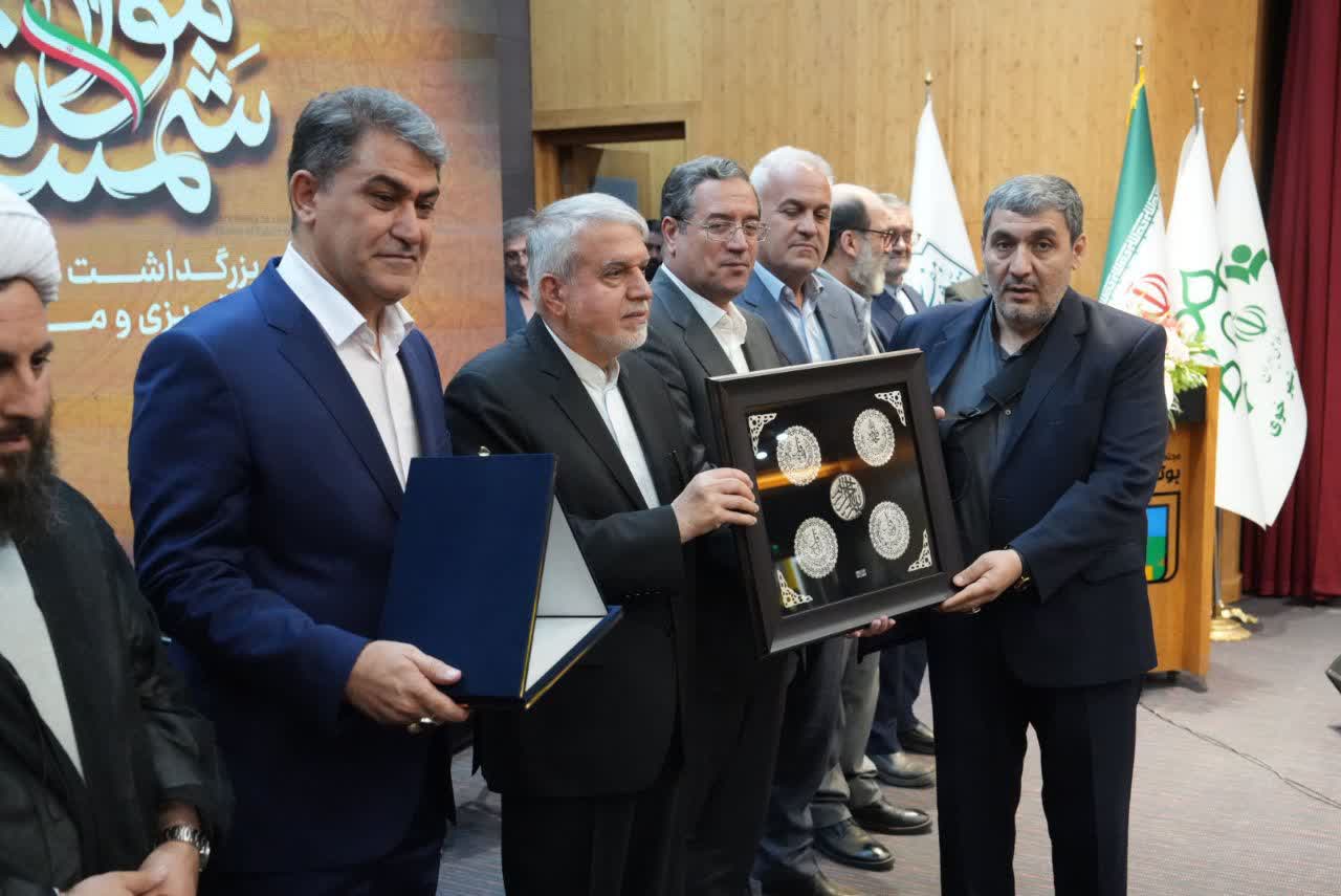 برگزاری آیین اختتامیه همایش بینالمللی شمس و مولانا در خوی + تصاویر