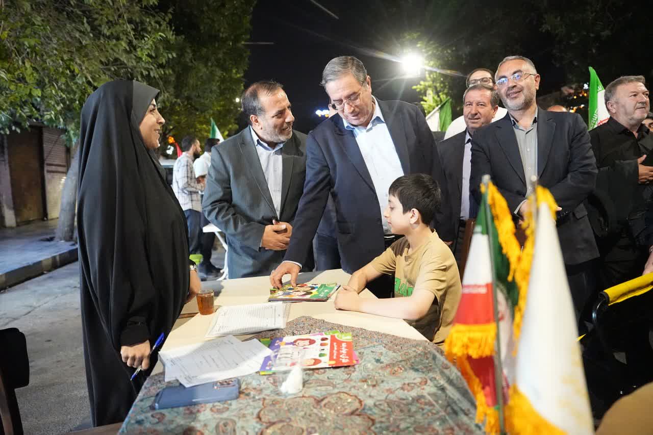 شب پاسخگویی مدیران با برپایی میزهای ارتباطات مردمی در ارومیه + تصاویر