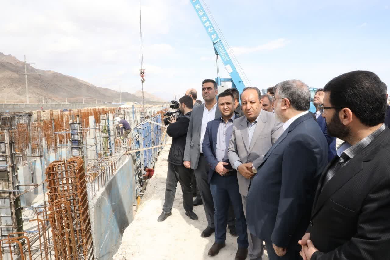 آلبوم تصویری / بازدید استاندار آذربایجان غربی از دو واحد تولیدی در حال ساخت در ارومیه