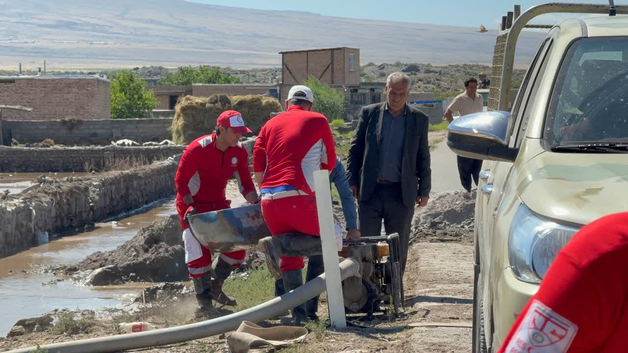 بازدید میدانی معاون استاندار آذربایجانغربی از مناطق سیلزده بورالان ماکو + تصاویر