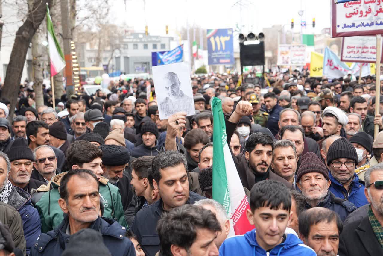 برگزاری باشکوه راهپیمایی 22 بهمن در خوی + تصاویر