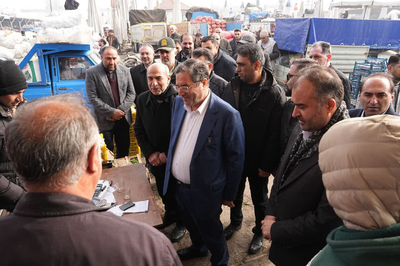 بازدید استاندار آذربایجان‌غربی از بازار و مراکز توزیع کالا در ارومیه + تصاویر