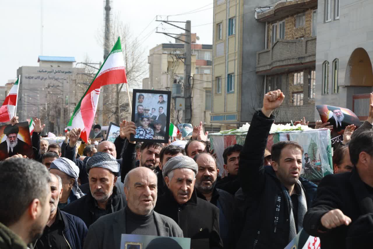 تشییع پیکر شهدای جنگ رمضان در ارومیه + تصاویر