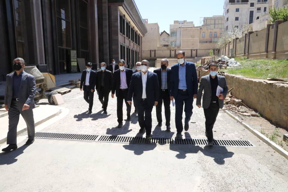 بازدید محمدصادق معتمدیان استاندار آذربایجان غربی از روند تجهیز تالار مرکزی ارومیه