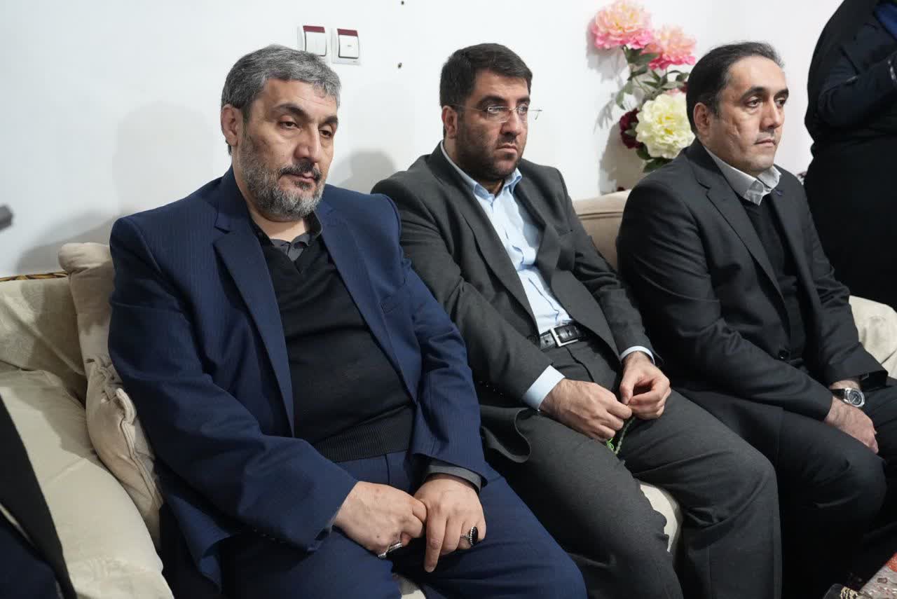دیدار استاندار آذربایجان‌غربی با خانواده معظم شهیدان بهفر + تصاویر