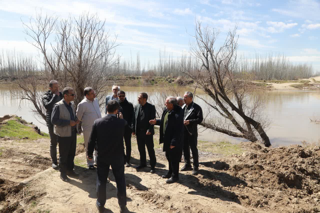 حضور میدانی و بازدید استاندار آذربایجان‌غربی از جریان انتقال آب از رودخانه‌های حوضه آبریز به دریاچه ارومیه + تصاویر