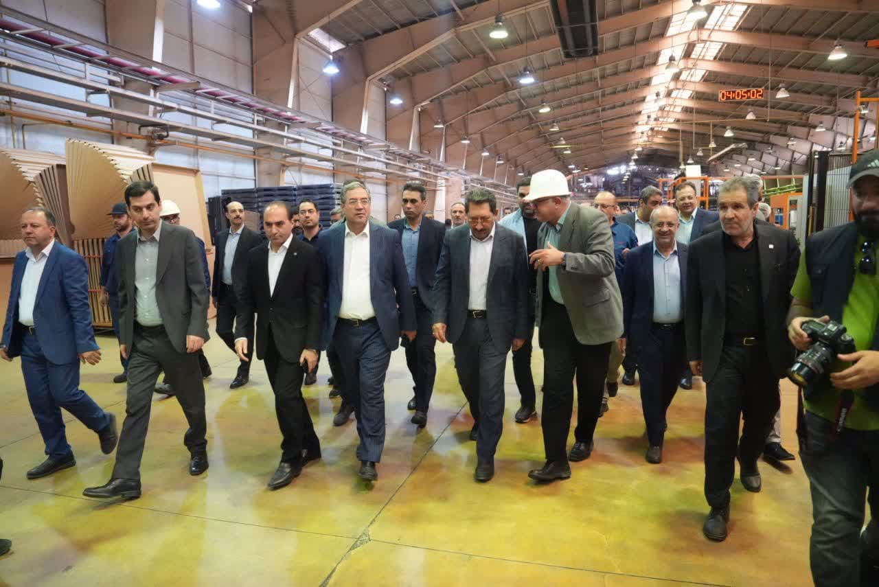 بازدید وزیر صمت و استاندار آذربایجانغربی از شرکت صنایع شیشه زابسان ارومیه + تصاویر