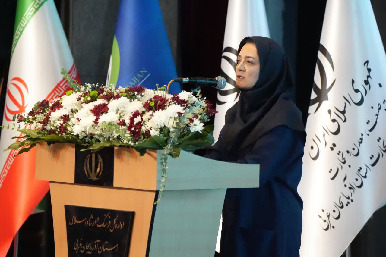 برگزاری آیین تجلیل از صنعتگران، معدنکاران و پیشکسوتان عرصه تولید در آذربایجانغربی + تصاویر