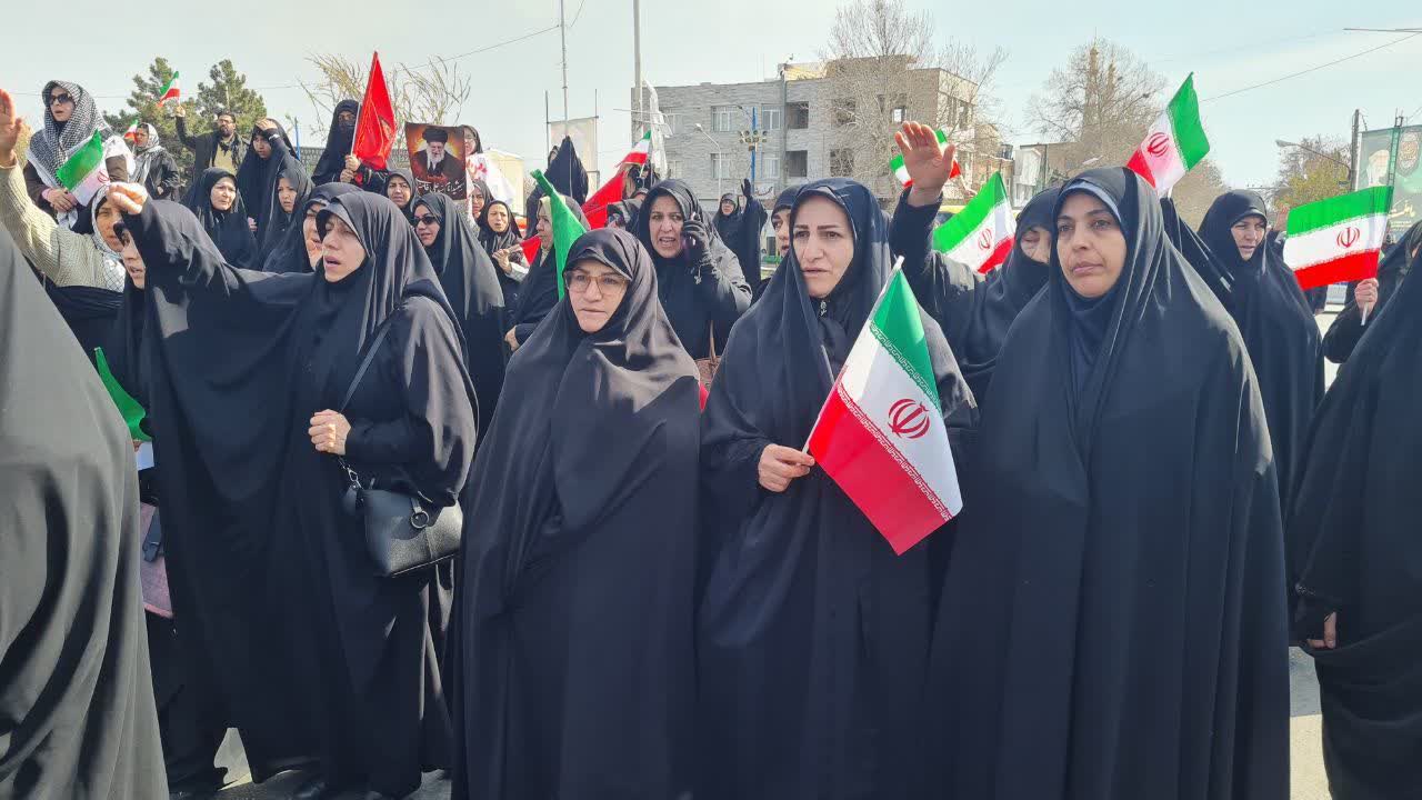 عزاداری بانوان ارومیه برای شهید امام خامنه‌ای + تصاویر