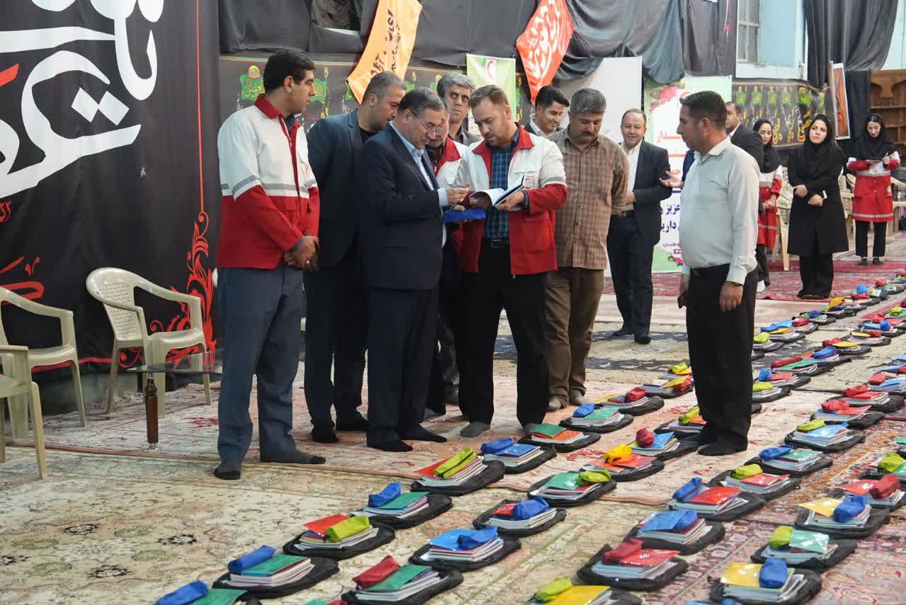 بیش از 9 هزار بسته نوشت‌افزار به دانش‌آموزان کم‌برخوردار اهدا شد + تصاویر