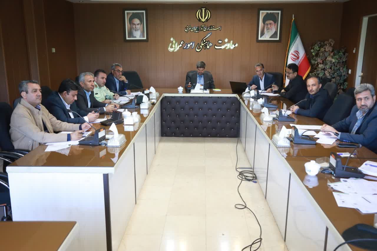 برگزاری جلسه بررسی وضعیت پروانههای صادره ناوگان نفت گازسوز شهرداریهای آذربایجانغربی + تصاویر