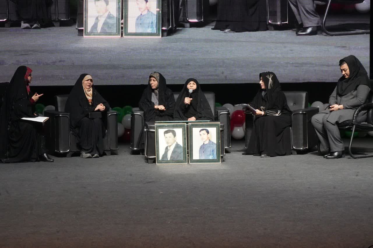 آلبوم تصویری / برگزاری رویداد استانی روشنای مهر و آیین تجلیل از بانوان تأثیرگذار آذربایجانغربی