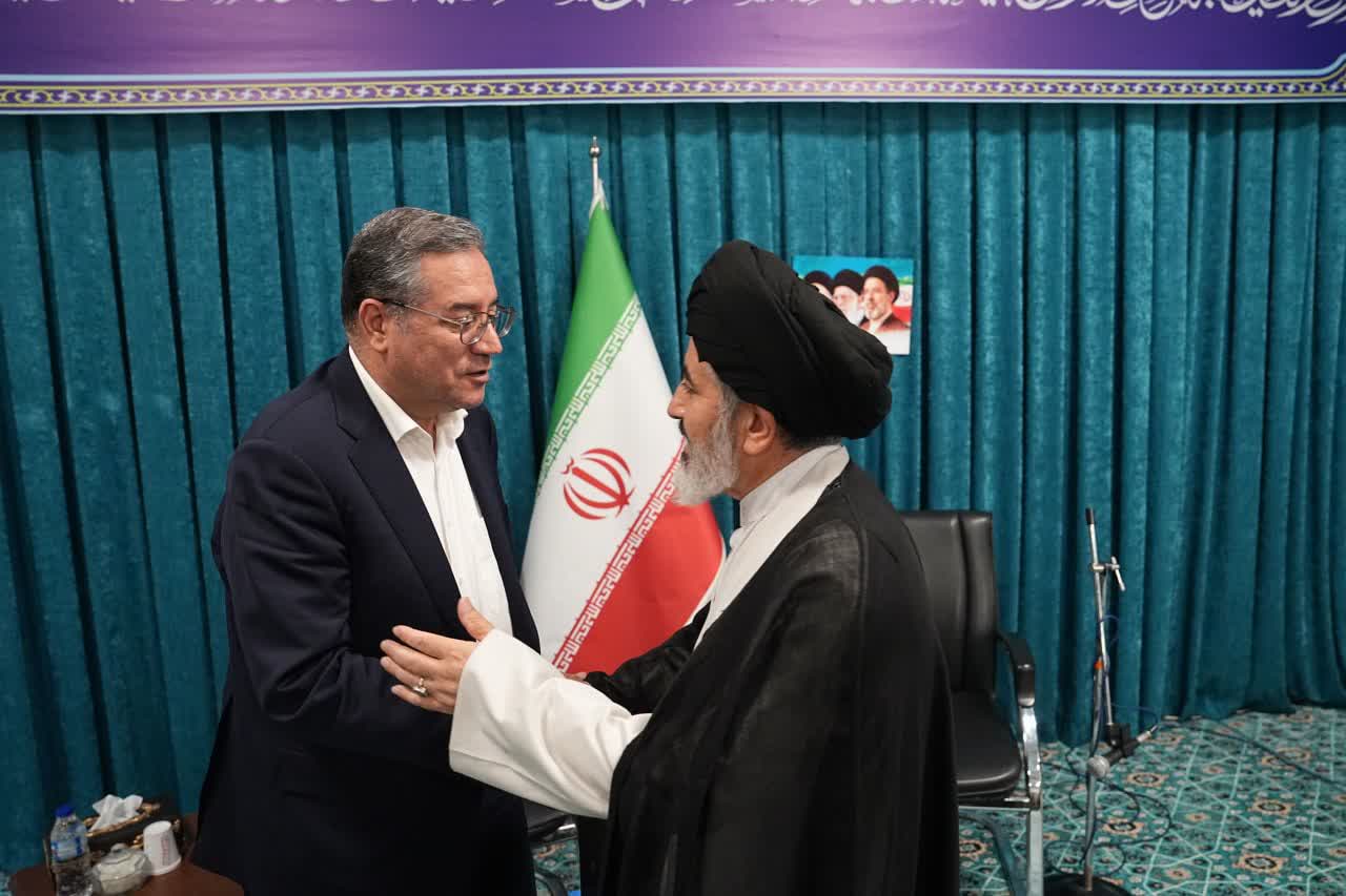 دیدار مدیران استانداری آذربایجان‌غربی با نماینده ولی‌فقیه در استان به مناسبت هفته دولت + تصاویر
