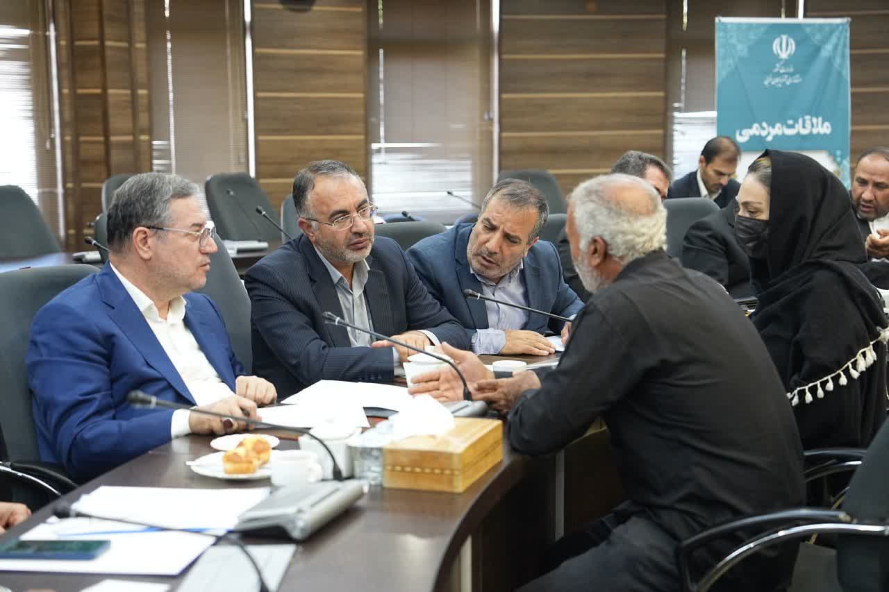استاندار آذربایجانغربی پای درد دل مردم نشست + تصاویر